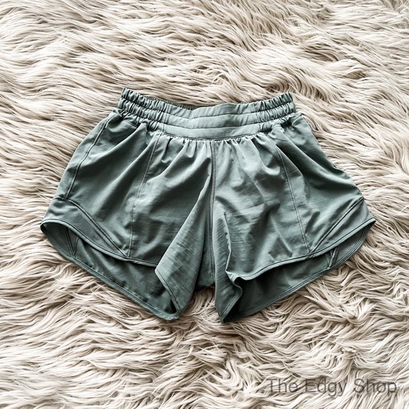 lululemon athletica Pants - lululemon athletica | Hotty Hot Short II *Long 4"